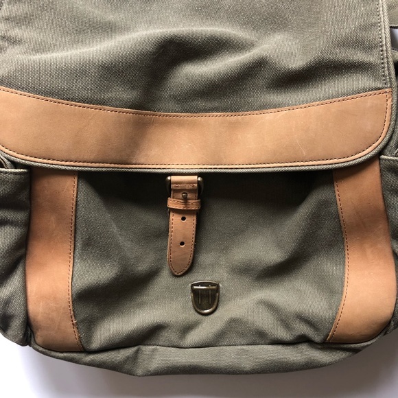 L.L. Bean Vintage Canvas Messenger Bag Green Tan - Picture 6 of 8